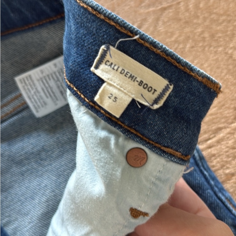Madewell Cali Demi-Bootcut Jeans in Classic Blue
